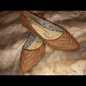 Pointy flats bejeweled